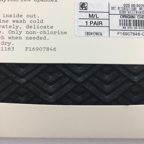 A New Day Black Fashion Tights Geometric Art Deco Triangles Pantyhose - Picture 5 of 6